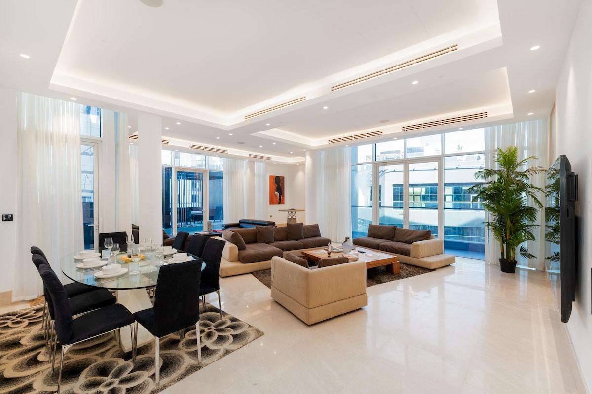 4BR Palm Penthouse: Private Pool & Beach Access - 4