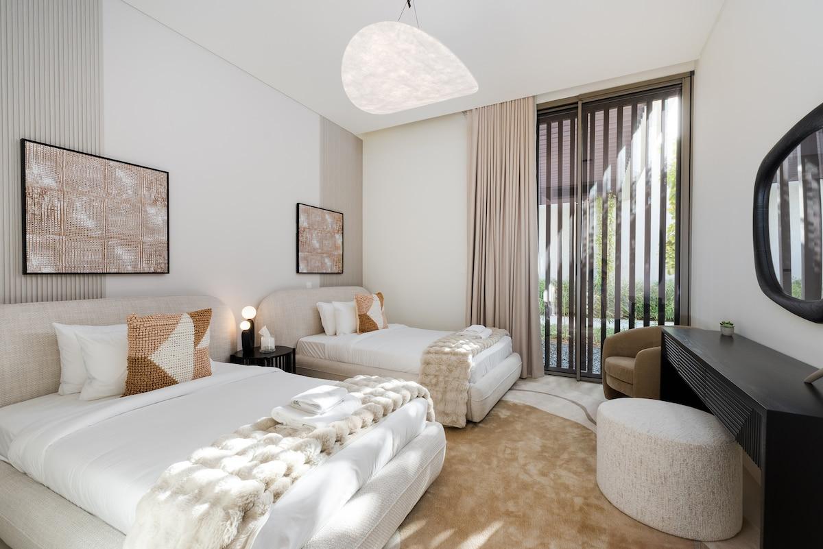 4BR+M Coastal Haven w/ Private Pool | Al Zorah - 4