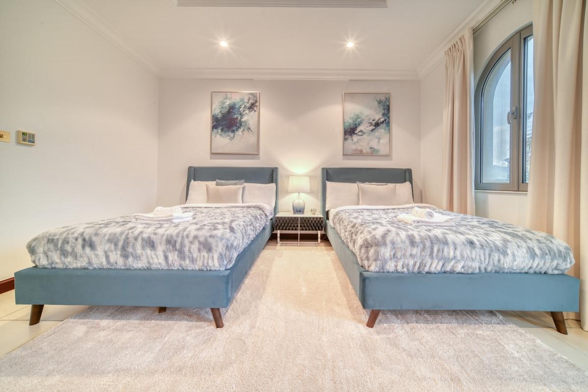 Beachfront 5BR Villa w/ Private Pool at the Palm - 4