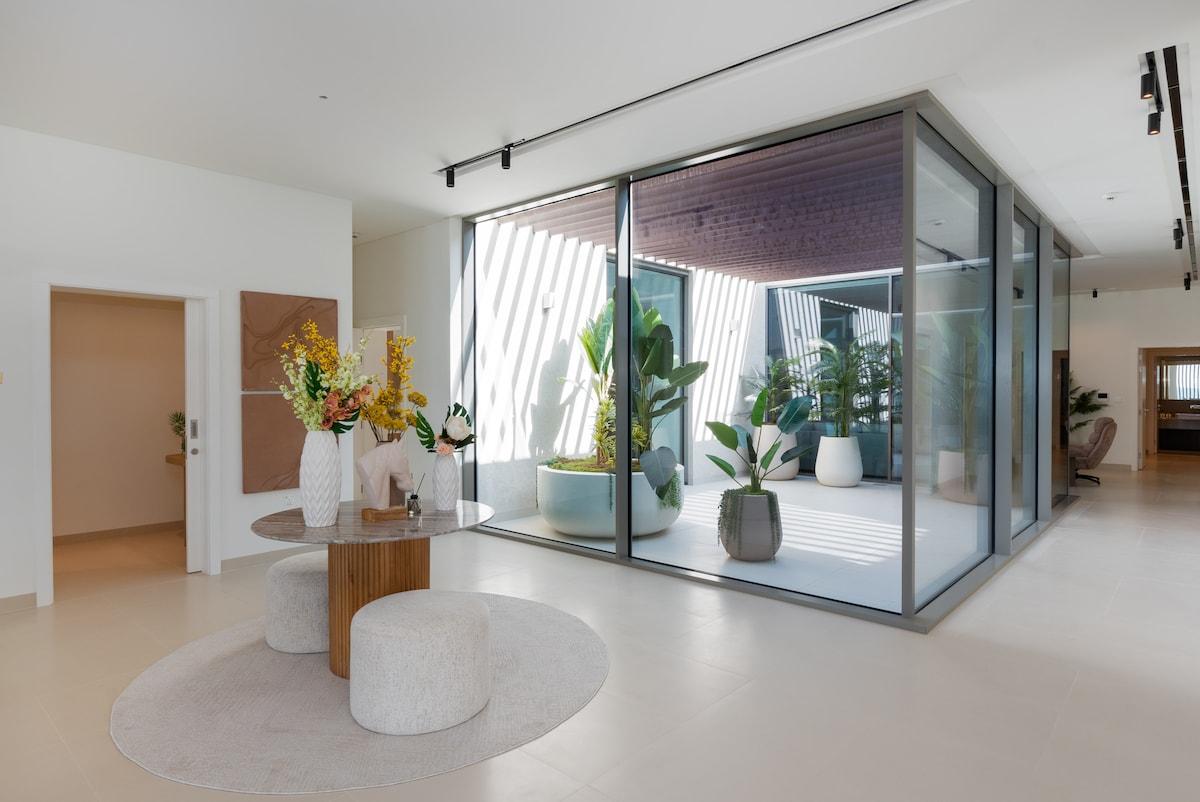 Luxury 4BR Villa | Private Pool & Beach | Al Zorah - 2