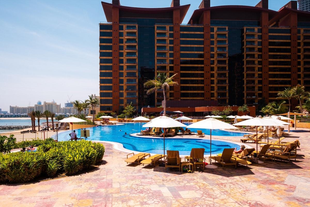 4BR+M Palm Penthouse /Atlantis Vw & Beach Access