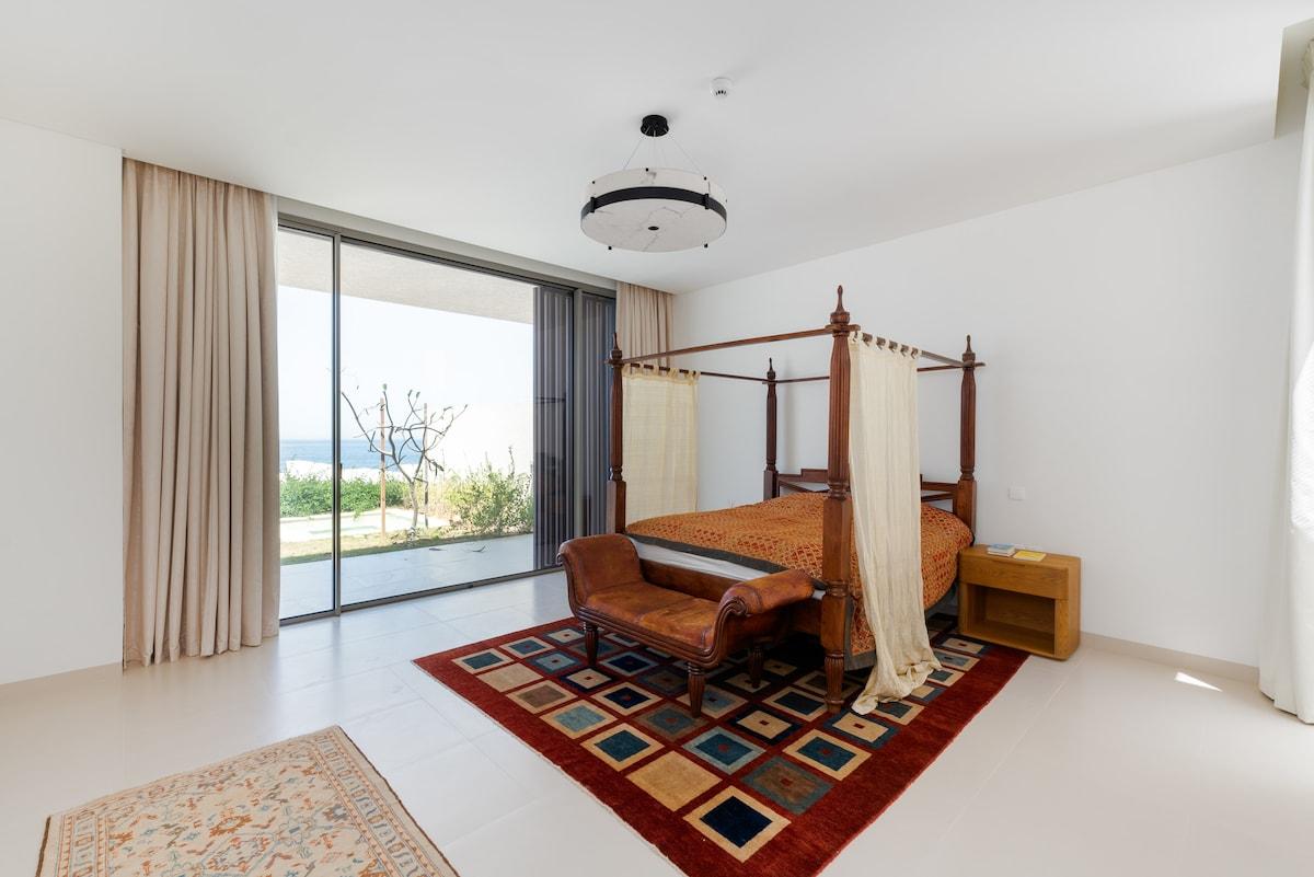 Exclusive 4BR Villa w/ Pvt Pool & Beach, Al Zorah