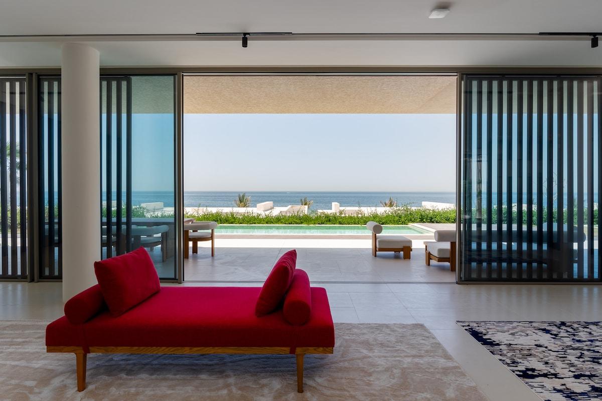 Exclusive 4BR Villa w/ Pvt Pool & Beach, Al Zorah - 5