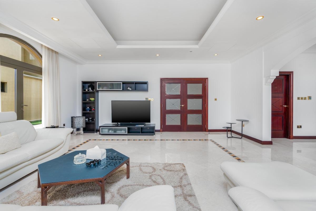 Exclusive 4BR Villa w/ Private Pool & Beach - 5