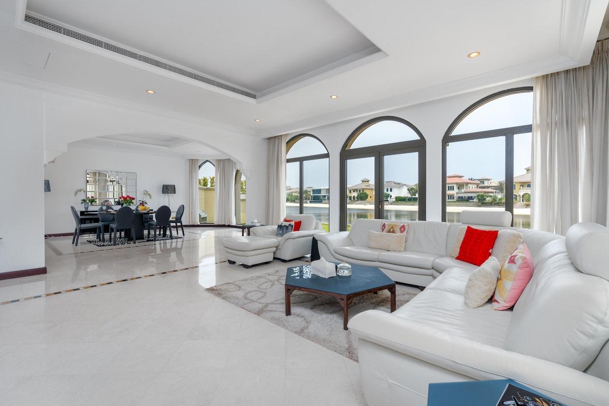 Exclusive 4BR Villa w/ Private Pool & Beach - 4