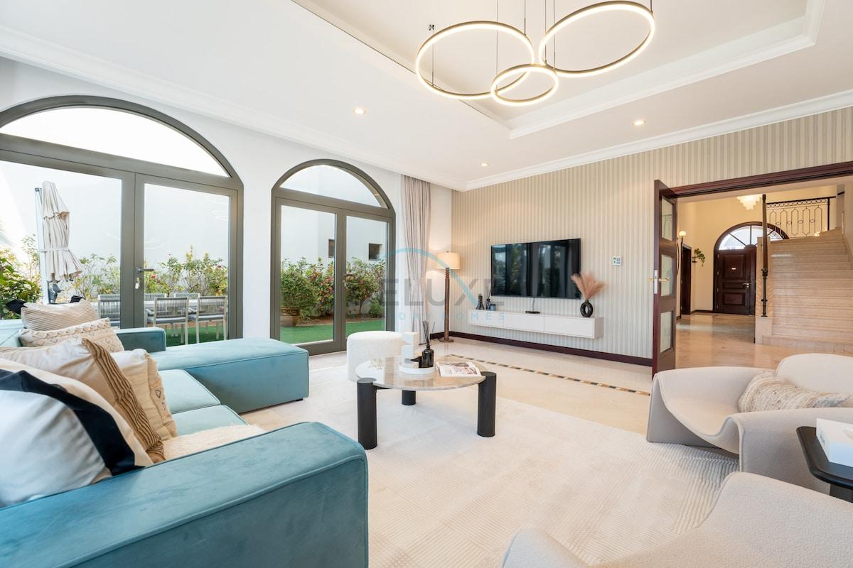 Beachfront 6BR + Asst Room Villa with Private Pool