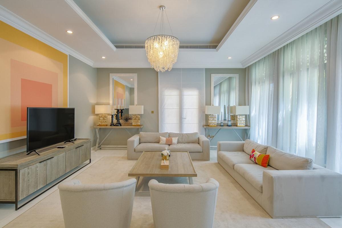 Prvt Pool & Beach in Luxury Palm Jumeirah Villa