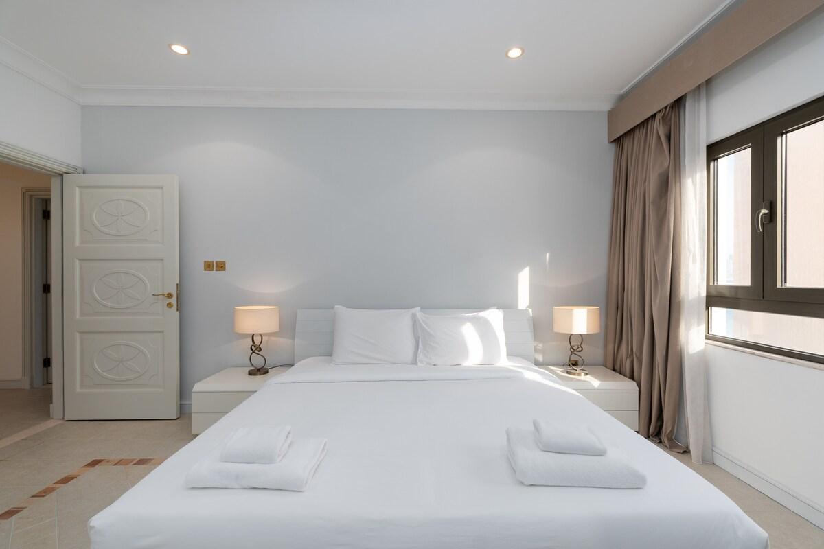 Exclusive 5BR Palm Villa w/ Private Pool and Beach - 3
