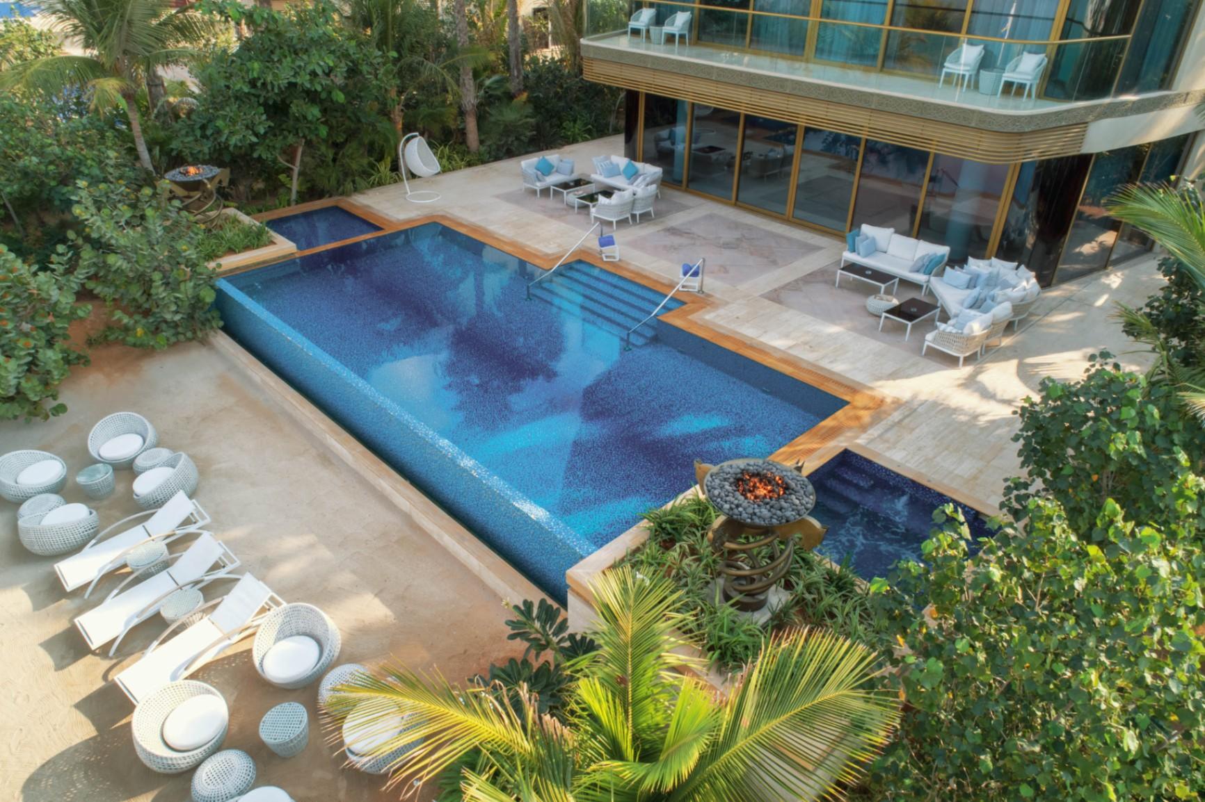 Insane Palace in the Island - 4